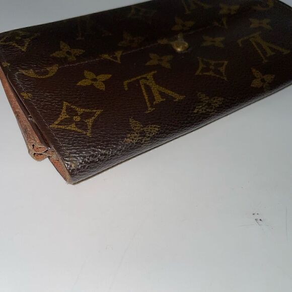 Authentic Louis Vuitton Monogram Sarah Wallet - Picture 6 of 14